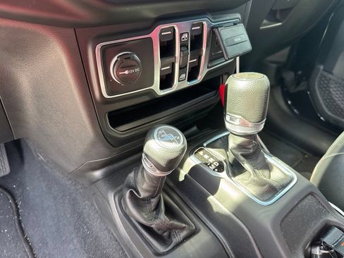 Used 2023 Jeep Wrangler Unlimited Sport AWD/4WD image 16