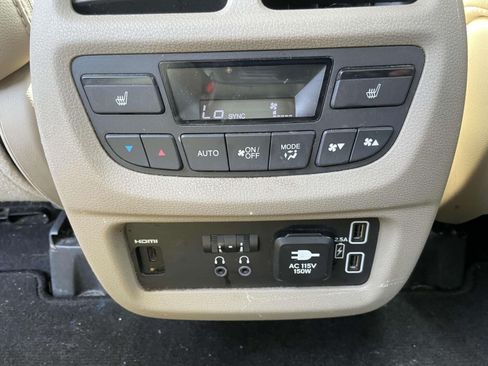 Used 2020 Honda Pilot Touring image 13