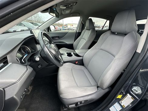 Used 2022 Toyota Venza XLE image 11