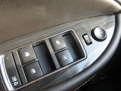 Used 2018 Chevrolet Impala Premier FWD image 27