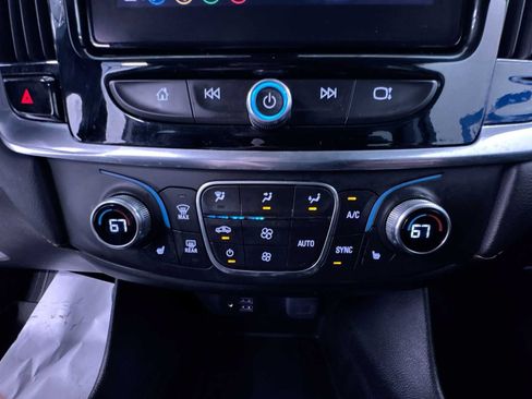 Used 2020 Chevrolet Traverse RS FWD image 31