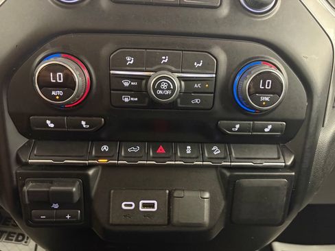 Used 2019 Chevrolet Silverado 1500 RST AWD/4WD image 29