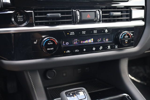 Used 2025 Nissan Pathfinder SL w/ SL Premium Package AWD/4WD image 18