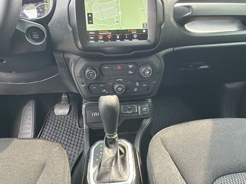 Used 2022 Jeep Renegade Altitude AWD/4WD image 21
