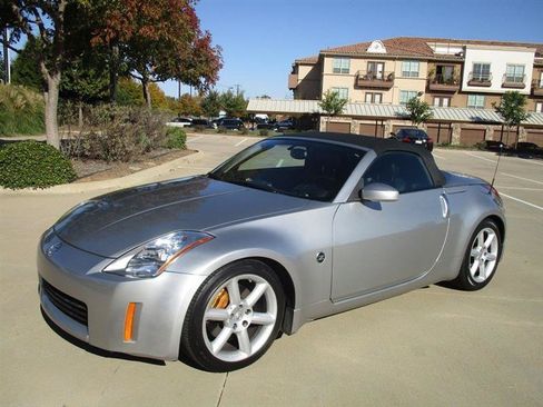 Used 2005 Nissan 350Z Grand Touring RWD image 4