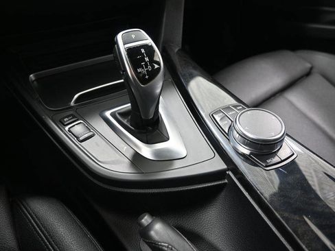 Used 2018 BMW 330i xDrive Sedan w/ Convenience Package AWD/4WD image 22