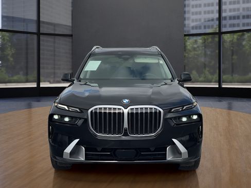 Used 2025 BMW X7 xDrive40i w/ Premium Package AWD/4WD image 8