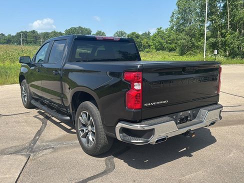 Used 2023 Chevrolet Silverado 1500 LT w/ Z71 Off-Road Package AWD/4WD image 3
