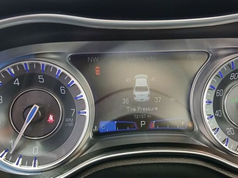Used 2019 Chrysler 300 Limited image 22
