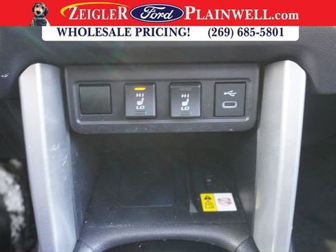 Used 2023 Toyota Corolla Cross XLE w/ Convenience Package image 19