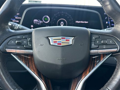 Used 2022 Cadillac Escalade Premium Luxury image 28