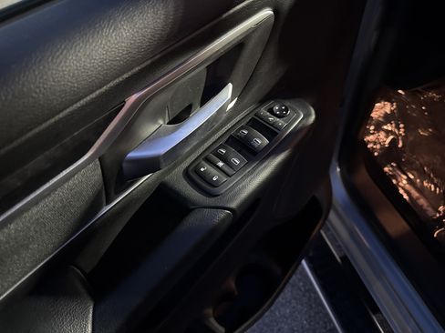 Used 2020 RAM 1500 Big Horn RWD image 14