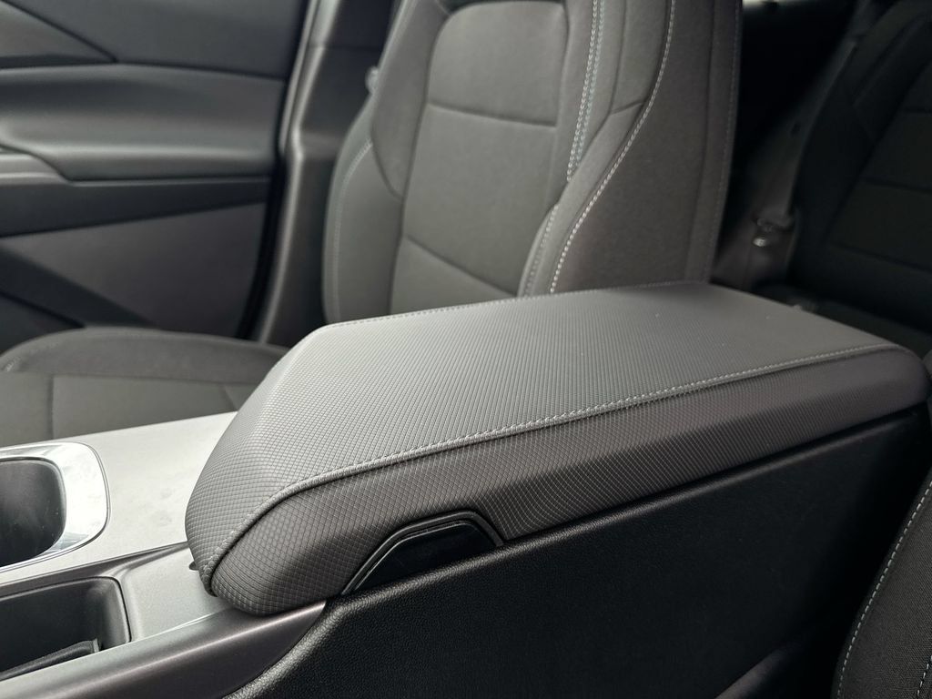 New 2026 Chevrolet Equinox EV LT FWD image 23