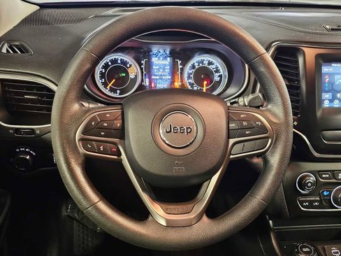 Used 2020 Jeep Cherokee Latitude image 11