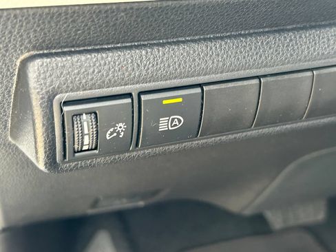 Used 2025 Toyota Corolla SE FWD image 23