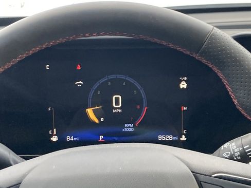 Used 2025 Chevrolet Trax RS w/ Sunroof Package image 16