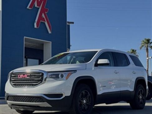 Used 2019 GMC Acadia SLE image 1