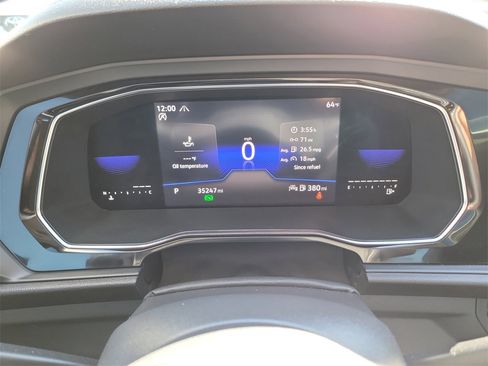 Used 2022 Volkswagen Jetta SE image 29