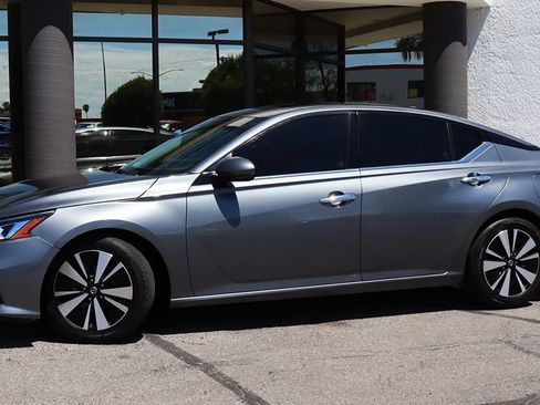 Used 2019 Nissan Altima 2.5 SL FWD image 4
