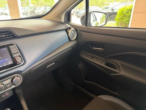 Used 2025 Nissan Versa SV FWD image 30