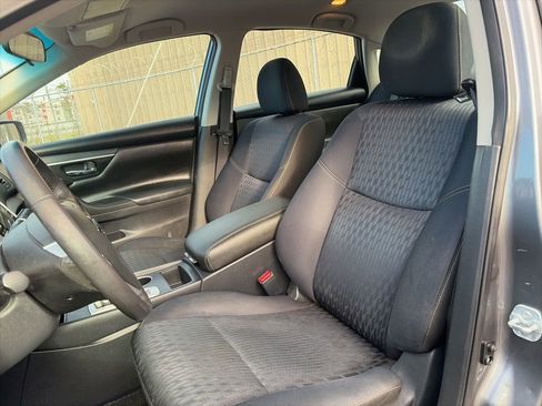 Used 2017 Nissan Altima 2.5 SV image 12