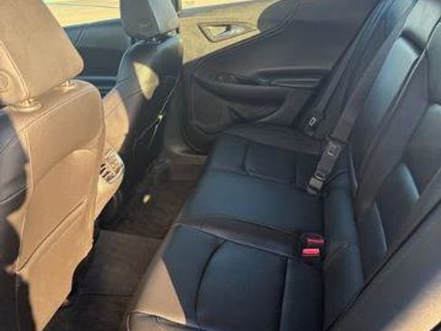 Used 2017 Chevrolet Malibu Premier w/ Driver Confidence Package image 12