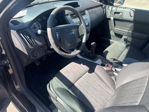 Used 2010 Ford Focus SE FWD image 11