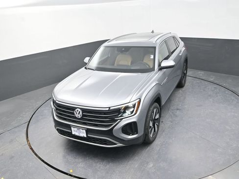 New 2026 Volkswagen Atlas Cross Sport SEL AWD/4WD image 15