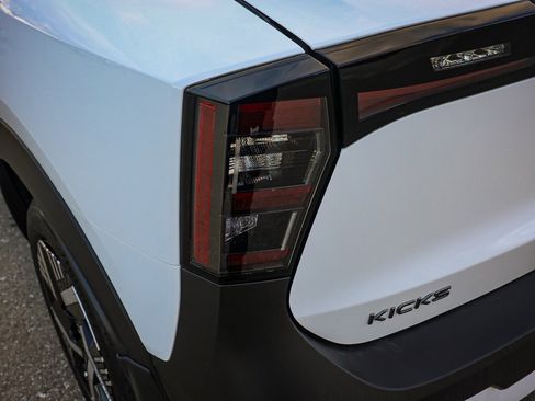 New 2026 Nissan Kicks SV image 7