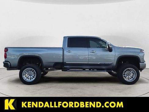 Used 2024 Chevrolet Silverado 3500 High Country AWD/4WD image 4