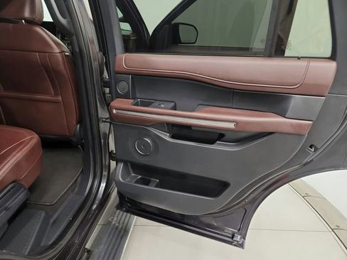 Used 2024 Ford Expedition Limited image 47