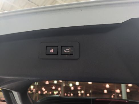 Used 2024 Subaru Outback Premium AWD/4WD image 13