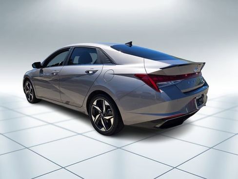 Used 2023 Hyundai Elantra Limited image 8