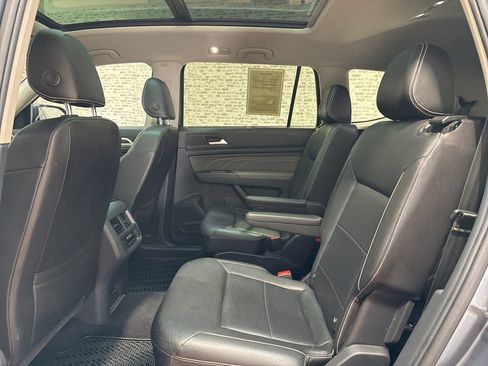 Used 2021 Volkswagen Atlas SEL R-Line image 13