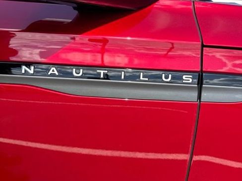 Used 2026 Lincoln Nautilus Premier w/ Equipment Group 102A AWD/4WD image 9