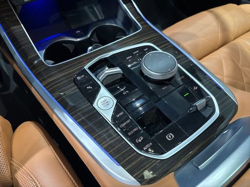 Used 2024 BMW X7 xDrive40i w/ M Sport Package image 18