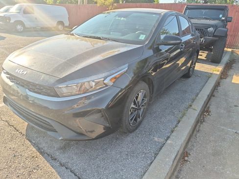 Used 2024 Kia Forte LXS w/ LXS Technology Package FWD image 4