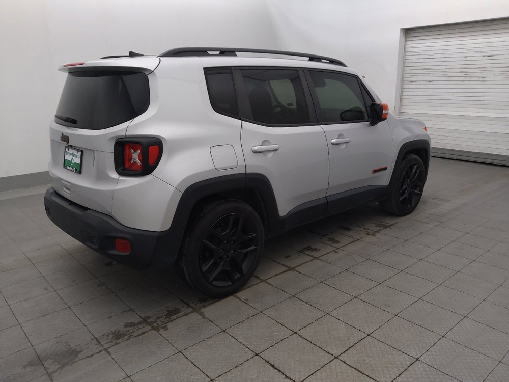 Used 2020 Jeep Renegade Latitude FWD image 10