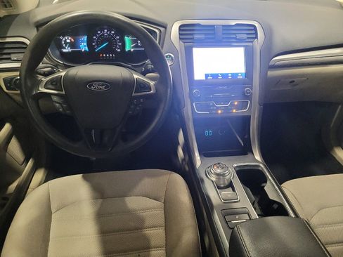 Used 2020 Ford Fusion SE FWD image 22