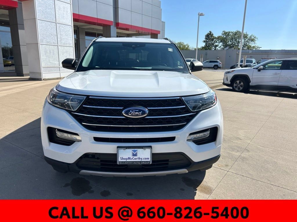 Used 2020 Ford Explorer XLT w/ Equipment Group 202A AWD/4WD image 3