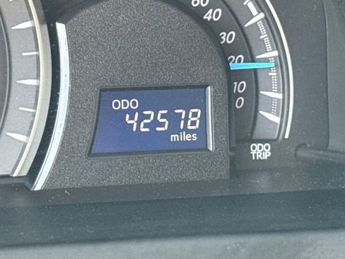 Used 2014 Toyota Camry LE image 16