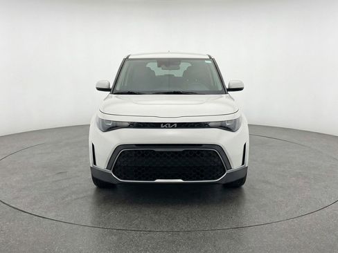 Used 2025 Kia Soul LX w/ LX Technology Package image 2