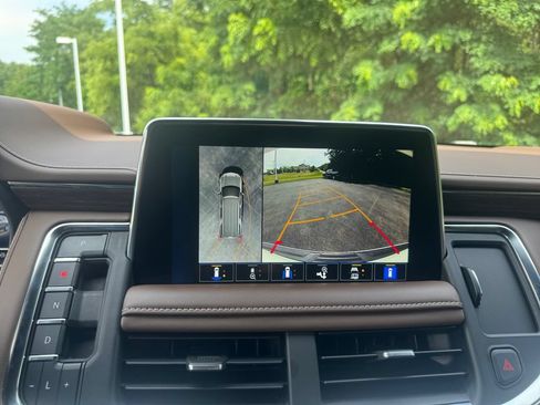 Used 2022 Chevrolet Tahoe High Country w/ LPO, Illumination Package AWD/4WD image 18