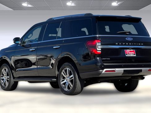 Used 2024 Ford Expedition Limited image 7