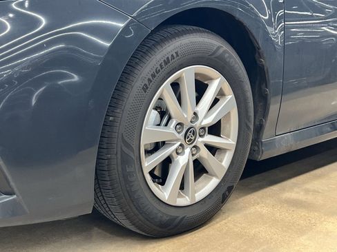 Used 2025 Toyota Camry LE image 8