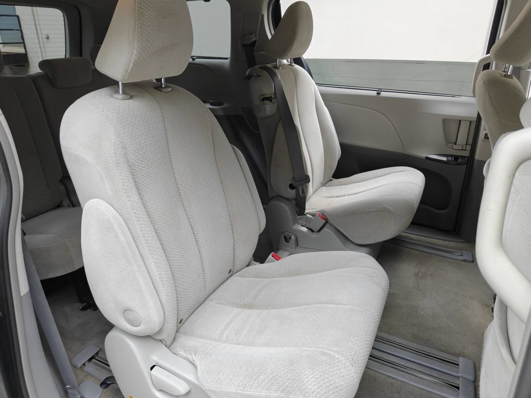 Used 2011 Toyota Sienna LE FWD image 13
