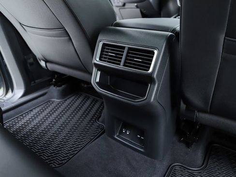 New 2026 Volkswagen Atlas Cross Sport SE image 39