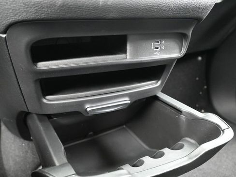 New 2026 Chrysler Pacifica Select image 24