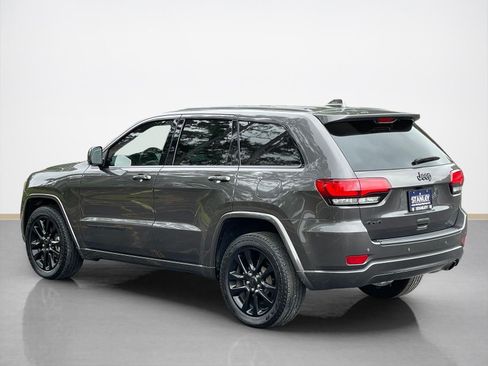 Used 2019 Jeep Grand Cherokee Altitude AWD/4WD image 5