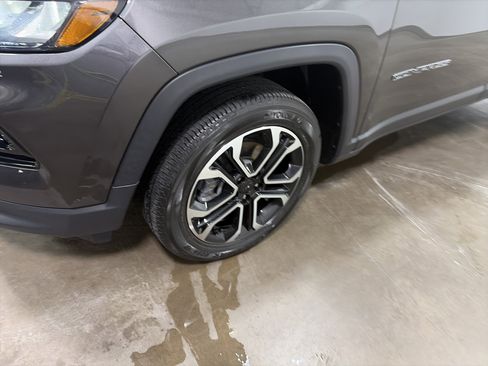 Used 2022 Jeep Compass Limited image 9